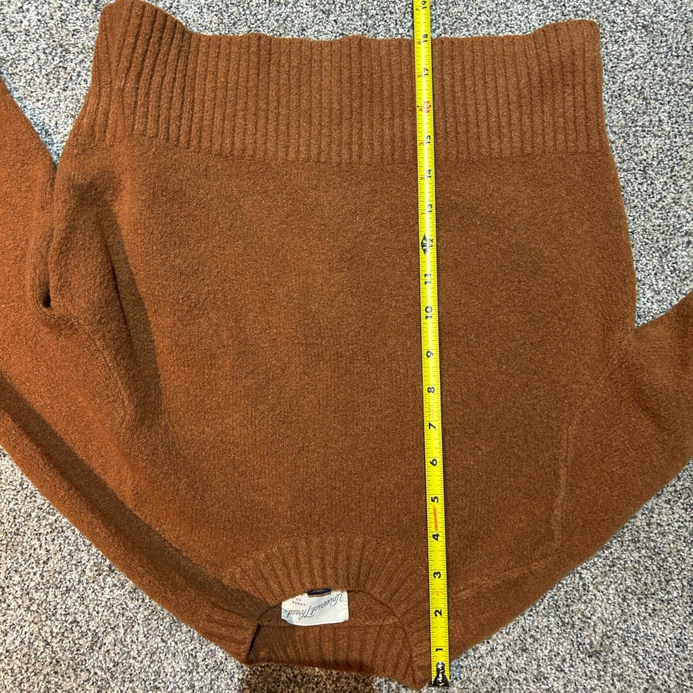 Pair of Universal Thread sweaters Cream cardi/Brown cropped crewneck - Picture 9 of 9
